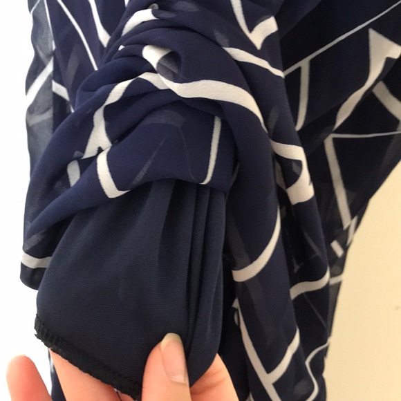 Navy geometric maxi dress size small - Picture 4 of 4